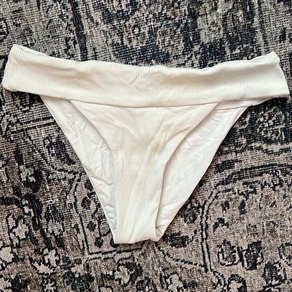 L*Space Ribbed Bikini - Picture 3 of 8